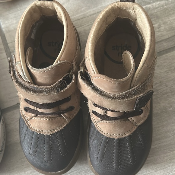 Shoes size 8 and 8 1/2 - Picture 10 of 13